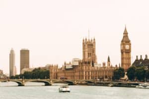 A study by A-Plan Insurance has shown that job availabilities were at a 6-year high in June of 2022 for 71% of the UK. By analysing ONS data based on job adverts, researchers discovered the areas with the most vacancies.